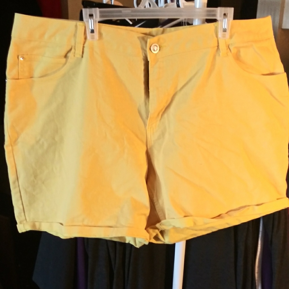 Shorts - Picture 2 of 2
